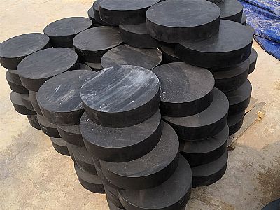 察布查尔锡伯板式橡胶支座由若干层橡胶片与薄钢板经加压硫化
